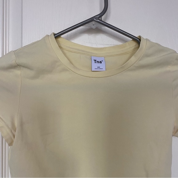 Aritzia TNA Ortiz Cropped Tee - Picture 3 of 3